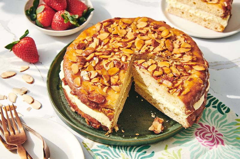 Bee Sting Cake