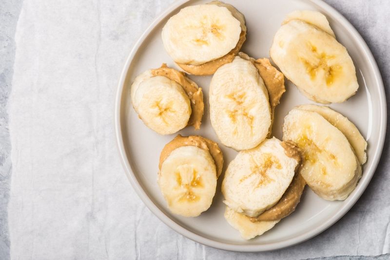 Banana With Peanut Butter And Cocoa