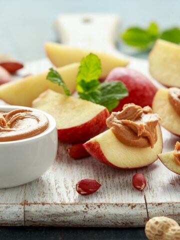 Most Women Aren’t Eating Enough Fibre And These 10 Easy Snacks Can Help