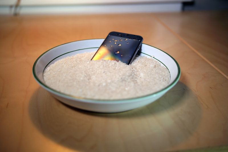 Rice – Moisture Absorber For Small Electronics