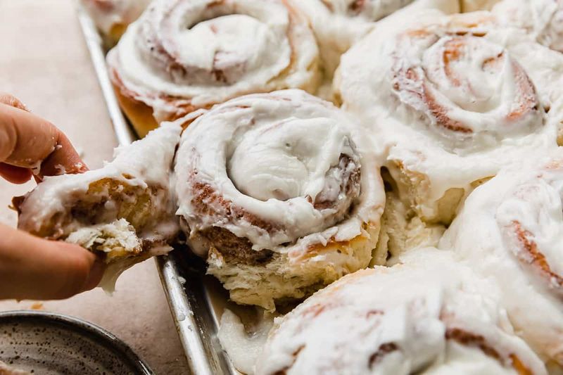 Cinnamon Rolls With Cream Cheese Glaze