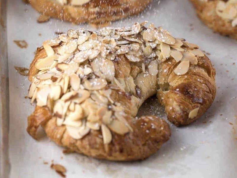 Croissant Aux Amandes