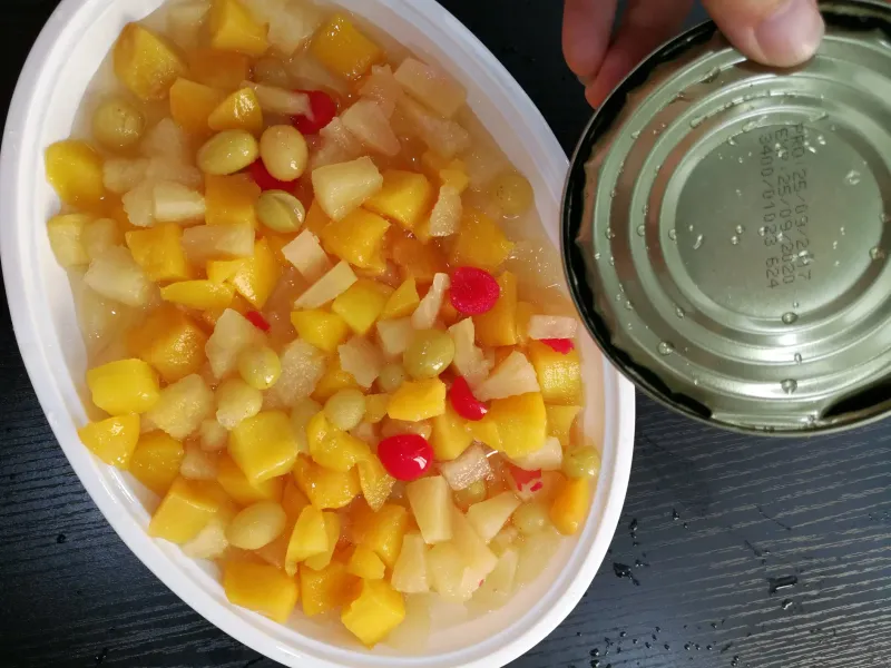 Tinned Fruit Cocktail In Syrup