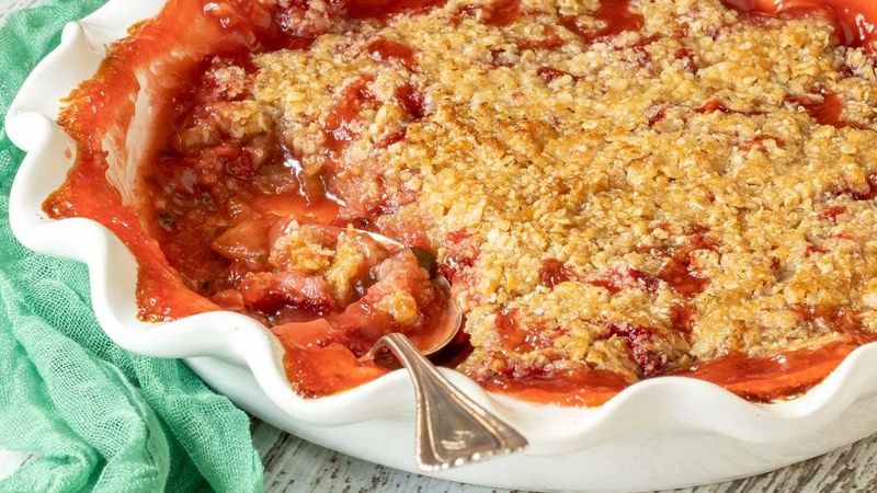 Strawberry And Rhubarb Crumble