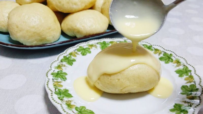 Yeast Dumplings With Vanilla Sauce