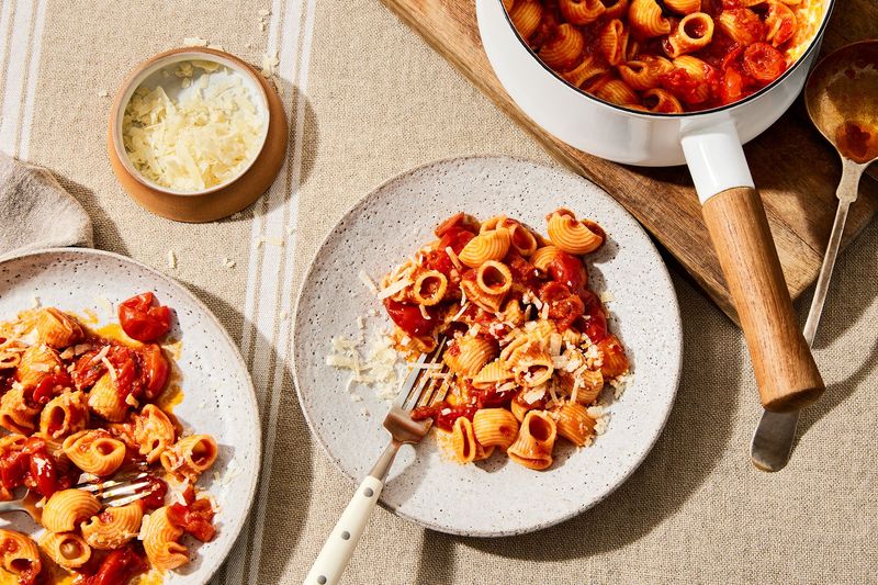 Pasta With Tinned Tomatoes And Garlic