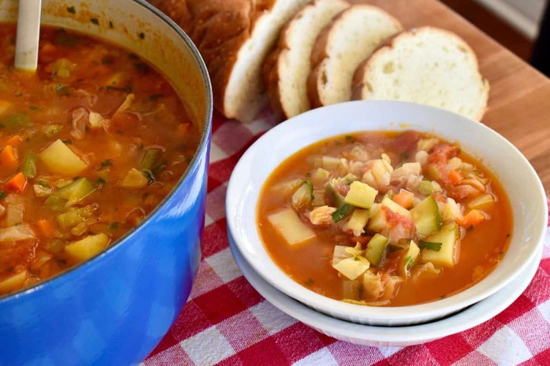 Vegetable Soup With Bread