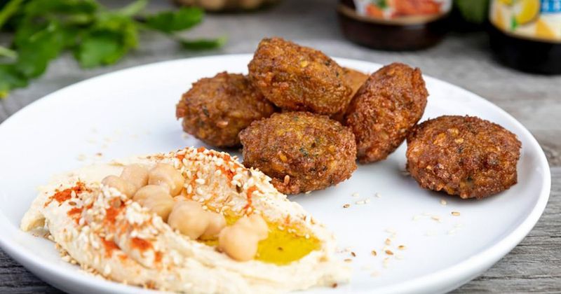 Falafel With Hummus