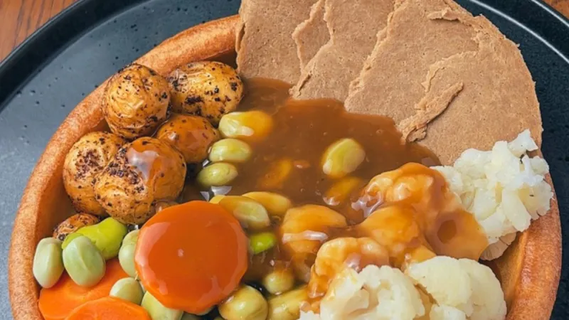 With Vegetables And Thick Gravy