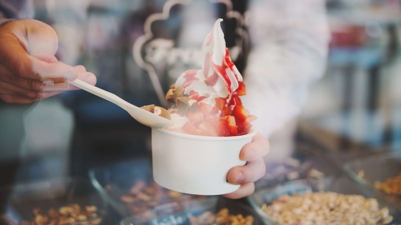 Build-Your-Own Frozen Yoghurt Chains