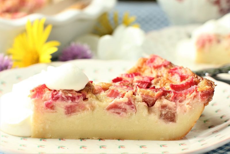 Taste The Difference Rhubarb & Custard Cheesecake Wedges
