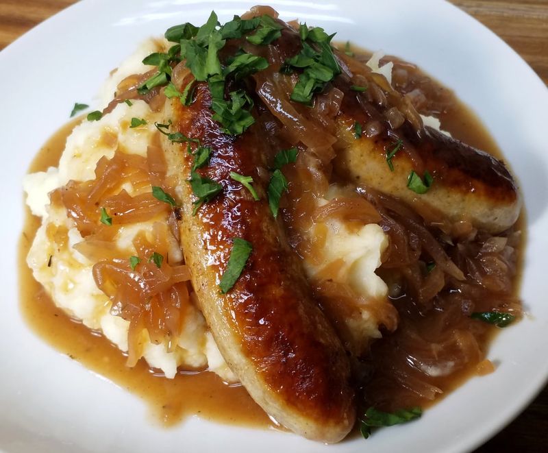Sausages And Mash With Gravy