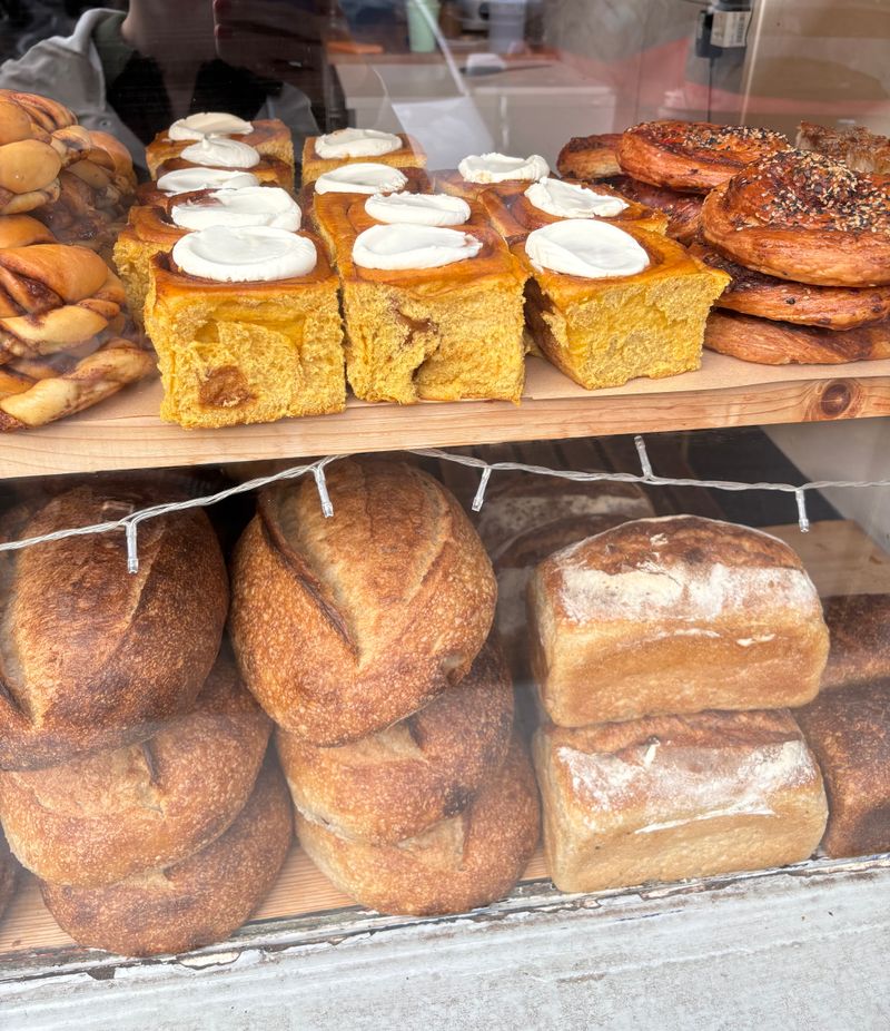 What Makes Naturally Leavened Bread Stand Out From Supermarket Loaves