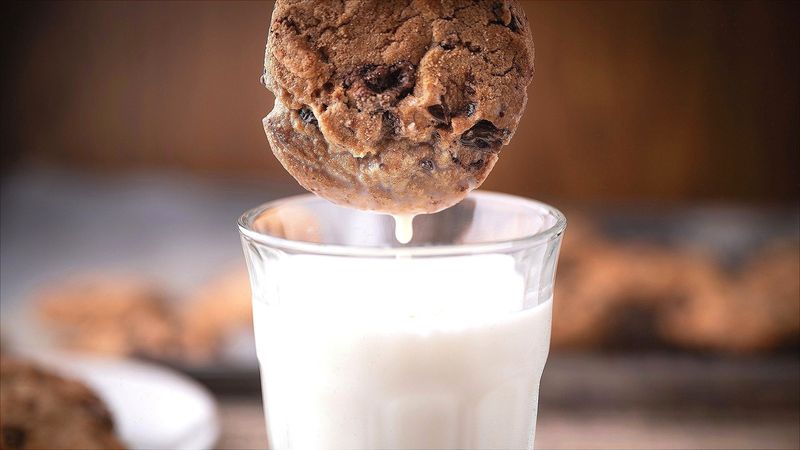 Why Familiar Foods Trigger Comfort Responses