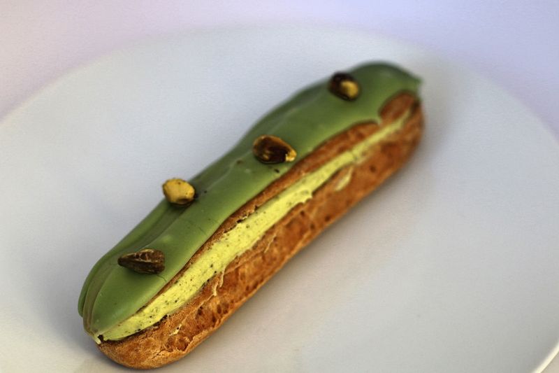 Pistachio Éclair