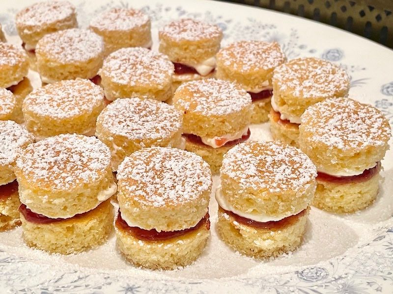 Mini Victoria Sponge Sandwich Cakes