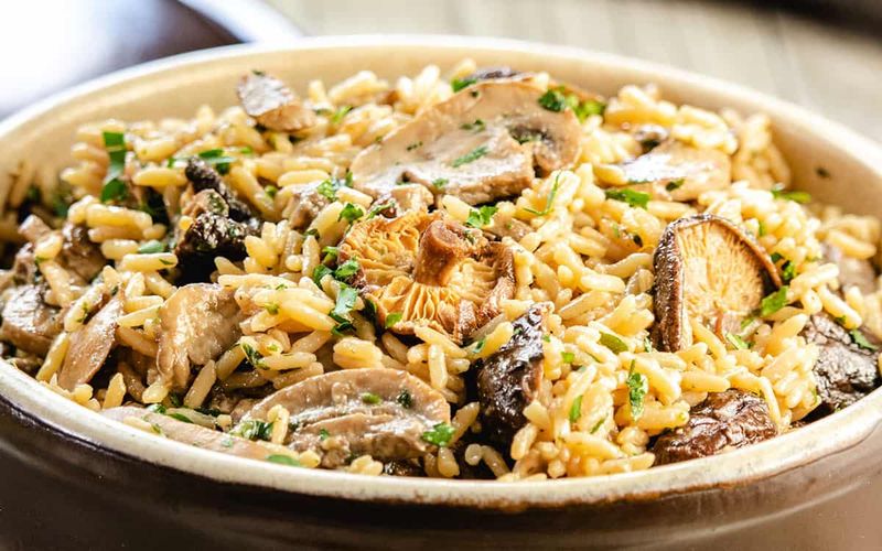 Creamy Mushroom And Garlic Rice