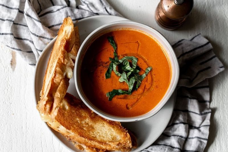 Tomato And Basil Soup With Bread