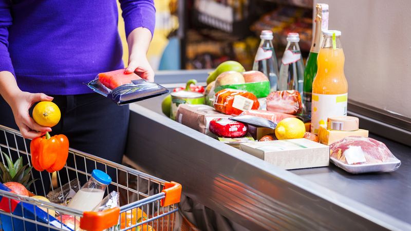 Why Some Shoppers Prefer Traditional Checkouts