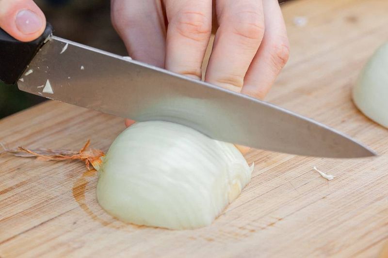 How Cutting Techniques Affect Tear Production