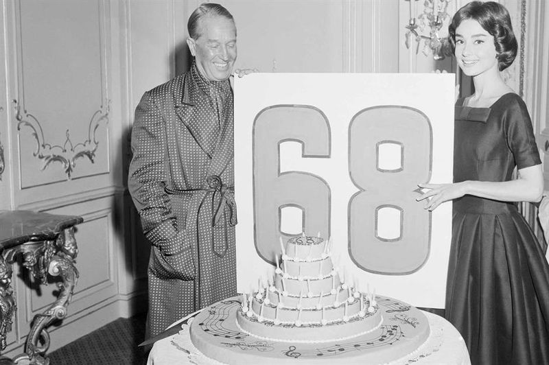Maurice Chevalier's Musical Cake, 1956