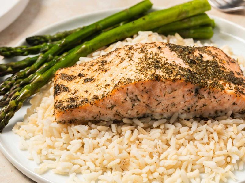 Grilled Salmon With Lemon And Dill