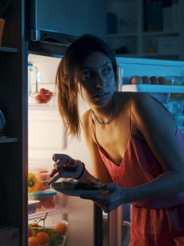 15 Simple Tips To Reduce Night-Time Snacking