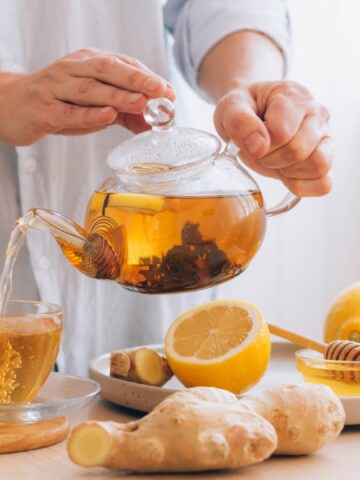 9 Teas Dietitians Recommend For Anti-Inflammatory Support
