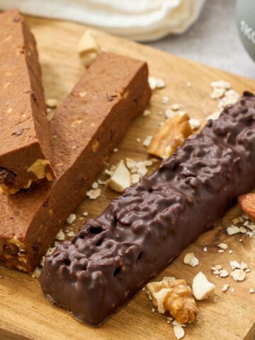 9 Tips For Choosing A Healthier Protein Bar At The Grocery Store