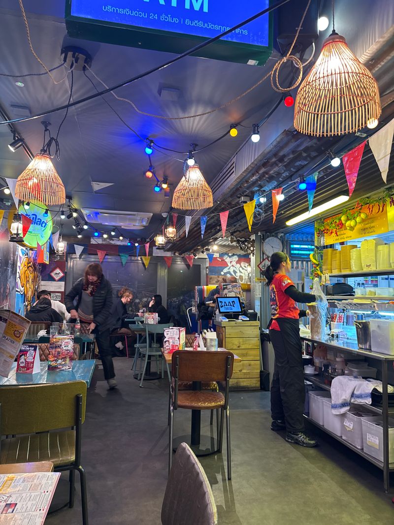 How Street Food Traditions Shape The Dining Experience