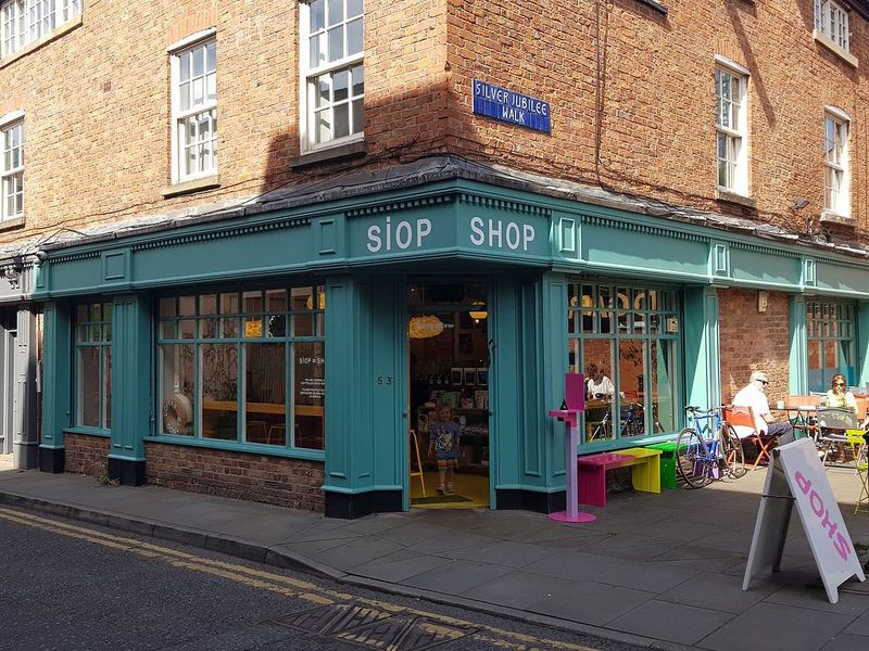Siop Shop (Manchester)