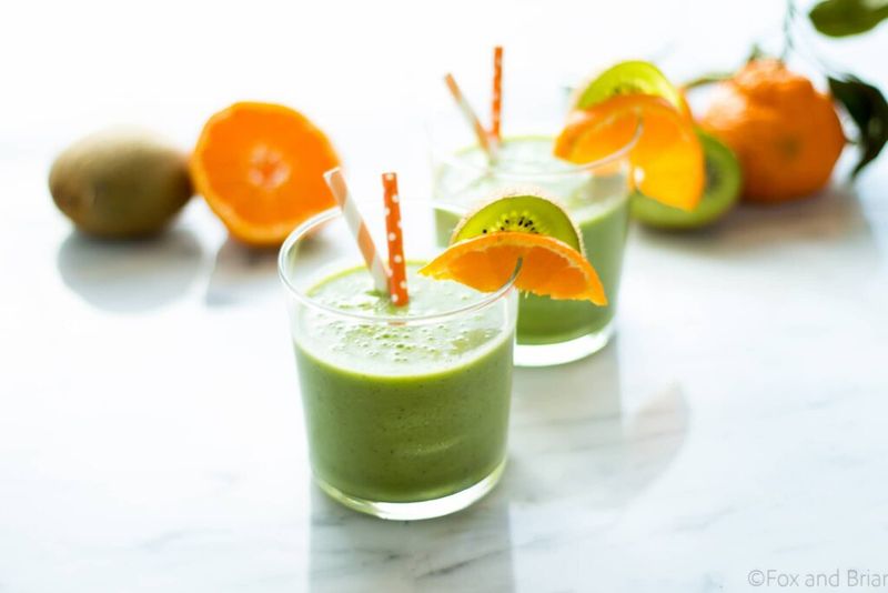Kiwi, Spirulina, And Orange Juice Smoothie