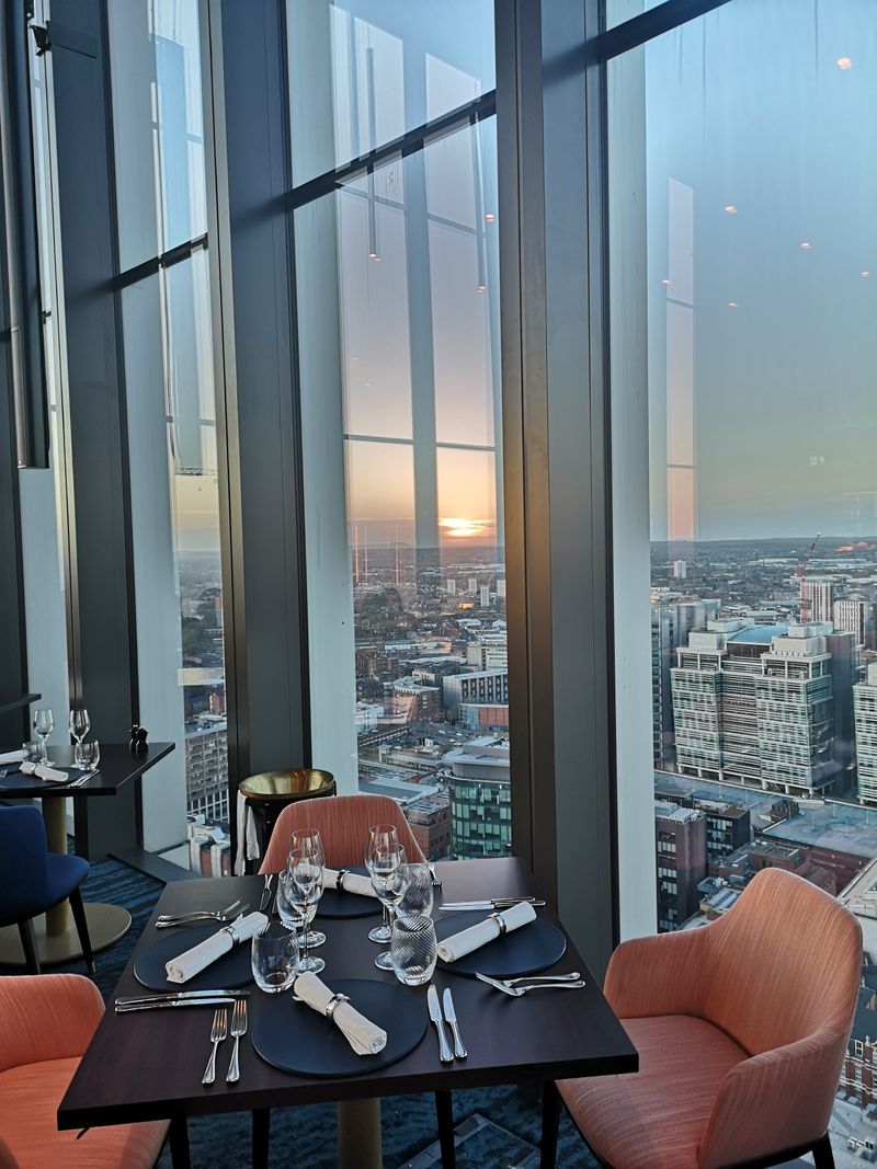 How Location Shapes The Dining Experience