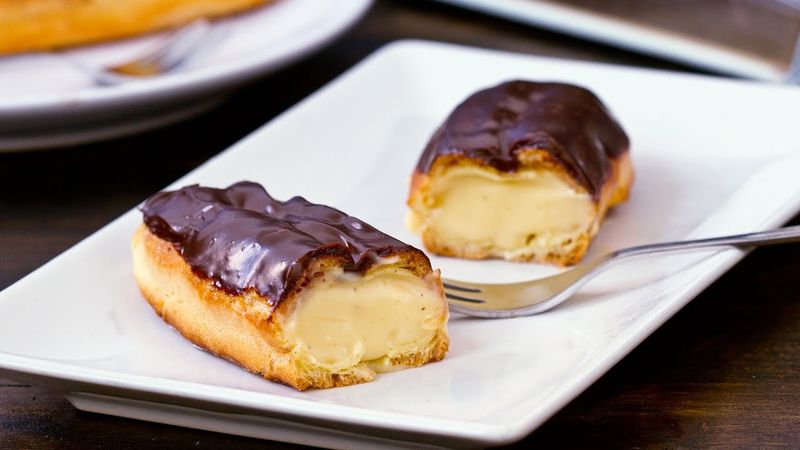 Chocolate And Vanilla Éclairs