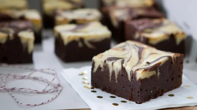Chocolate And Vanilla Marble Brownies