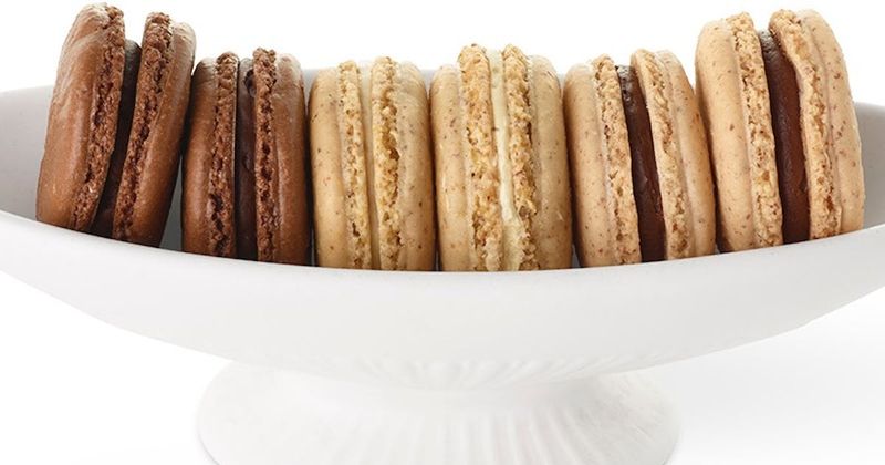 Chocolate And Vanilla Macarons