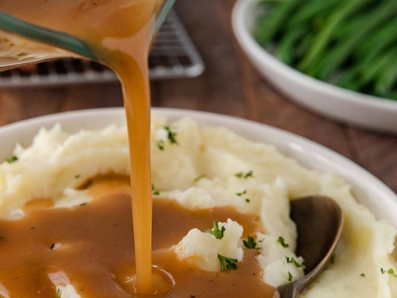 Mashed Potatoes With Gravy