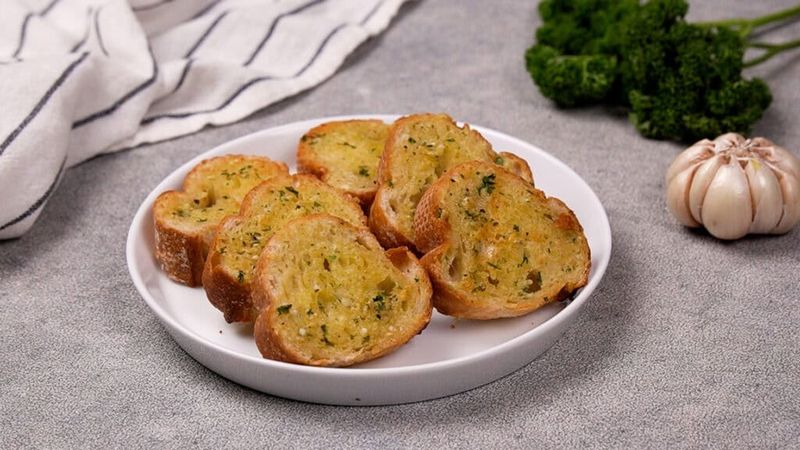 Crisp Air Fryer Garlic Bread
