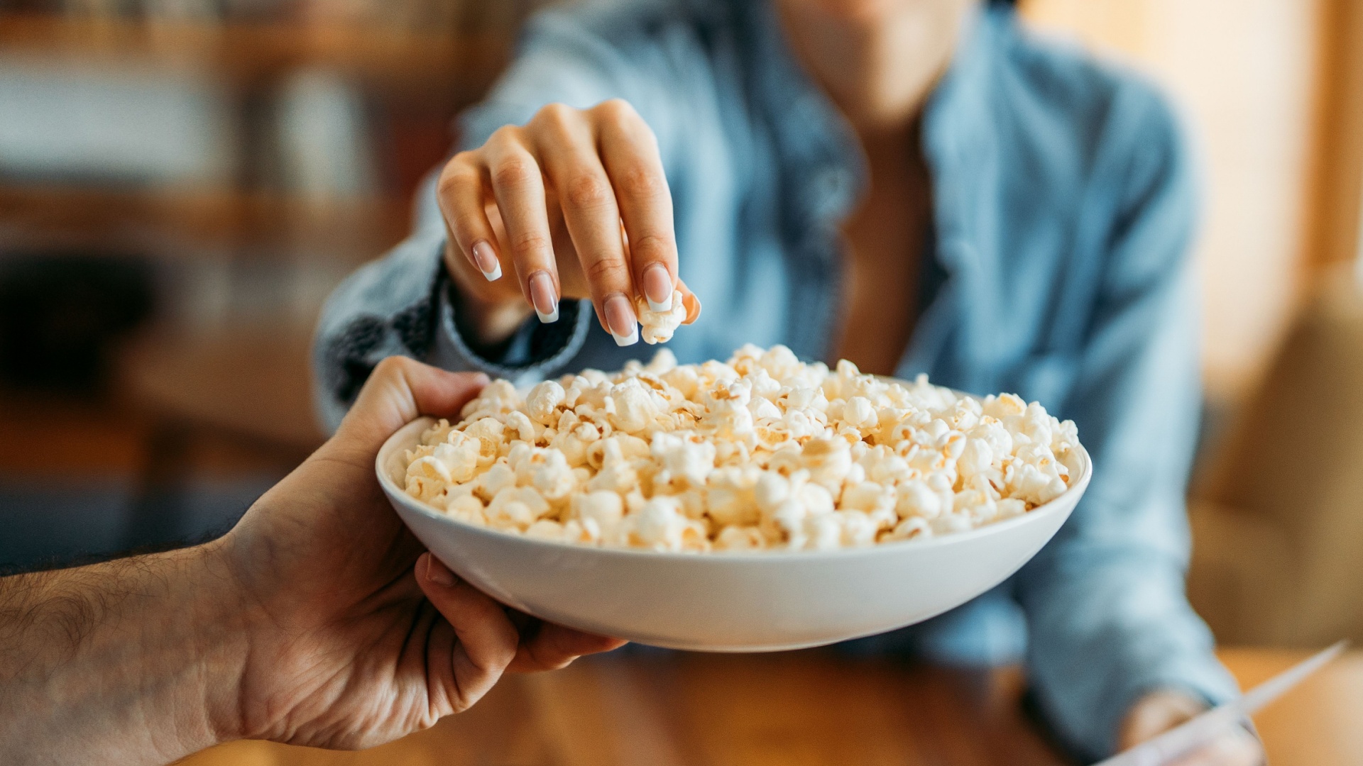 How Eating Popcorn Often May Affect Your Stomach