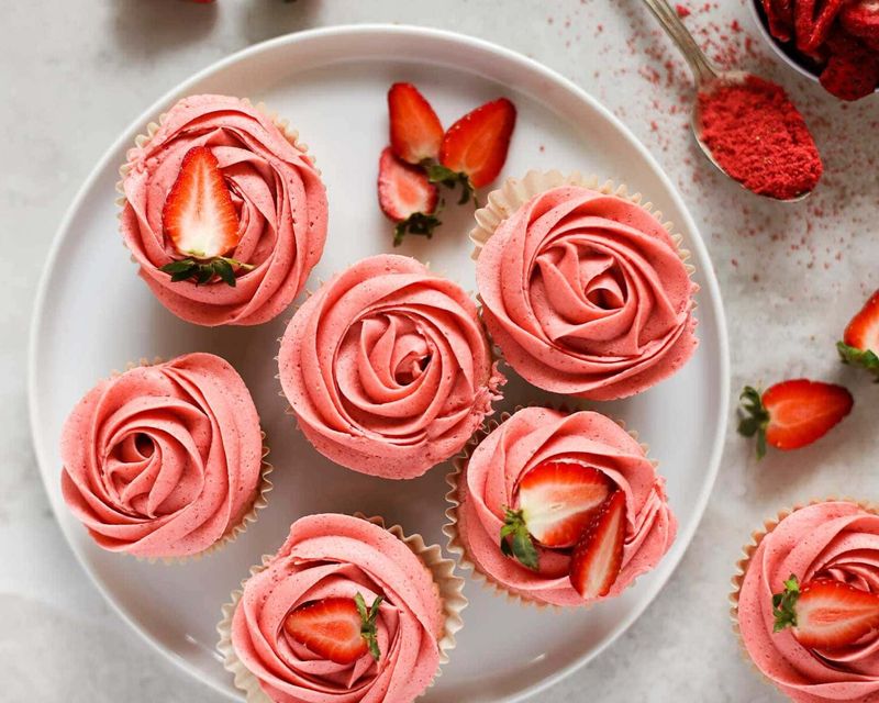 Strawberry Cream Cheese Frosting Rosettes