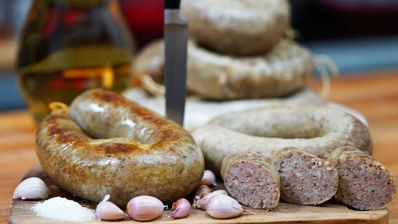 Caltaboș (Traditional Offal Sausage)