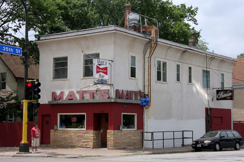 Matt's Bar (Minneapolis, Minnesota)