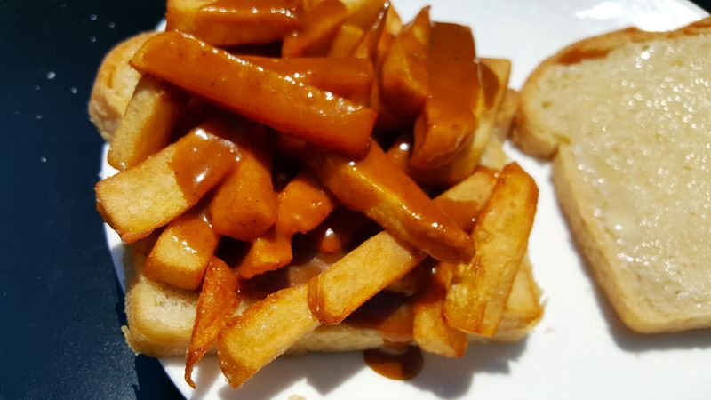 Chip Barm With Curry Sauce