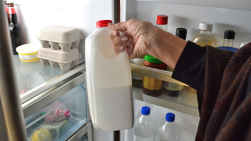 How Temperature And Placement Affect Milk Freshness