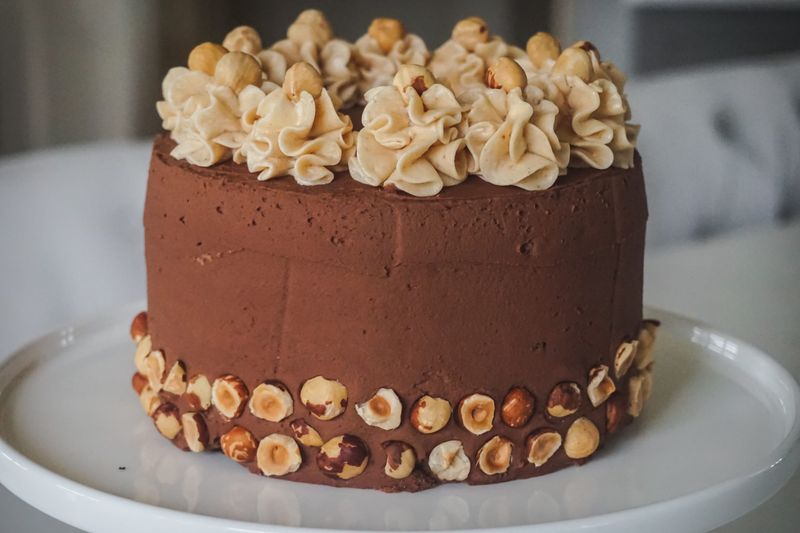 Hazelnut Praline Crunch Cake