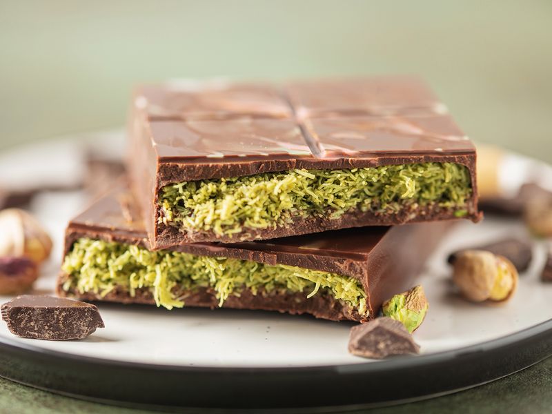 Dubai Chocolate Bar (Pistachio And Kataifi Filling Trend)