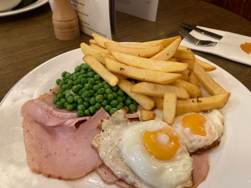 Ham, Egg And Chips