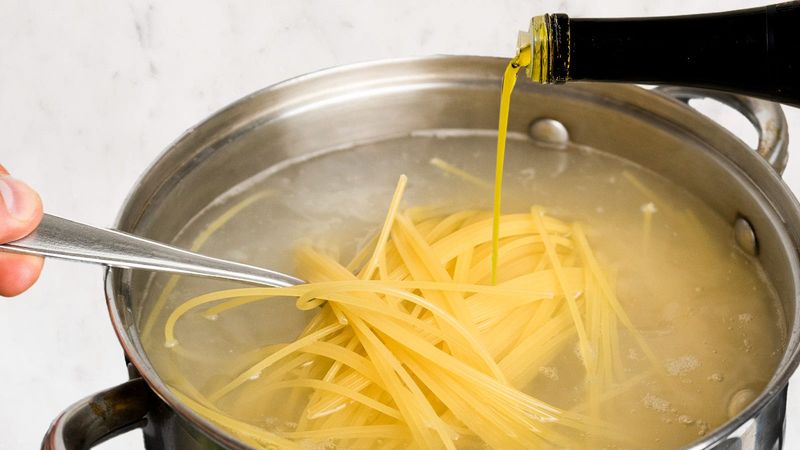 Oil Prevents Pasta From Sticking Together