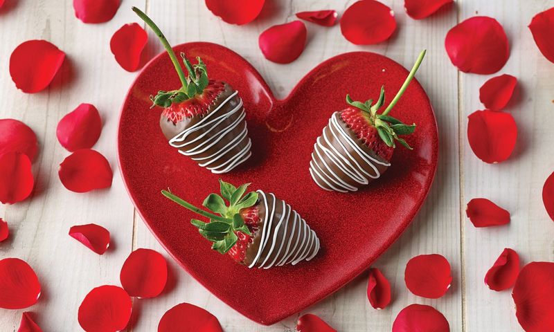 Chocolate-Dipped Strawberries