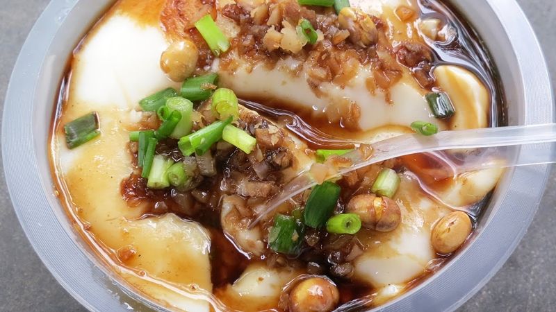 Douhua (Savoury Tofu Pudding)
